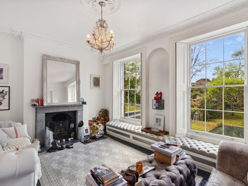 4 bed semidetached house for sale in Lyndhurst Way, London SE15, £