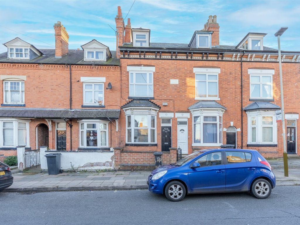 4 bed terraced house for sale in Duncan Road, Aylestone, Leicester LE2