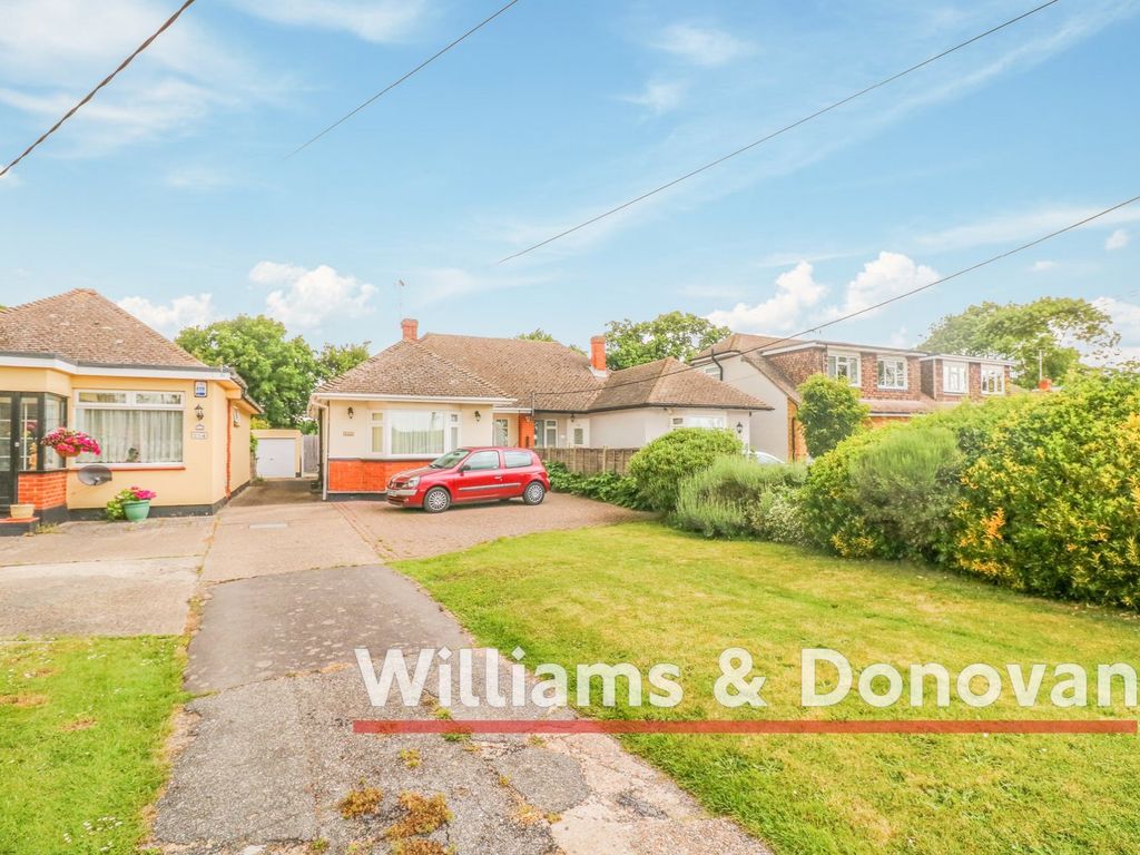 2 bed semidetached bungalow for sale in Rectory Road, Hawkwell