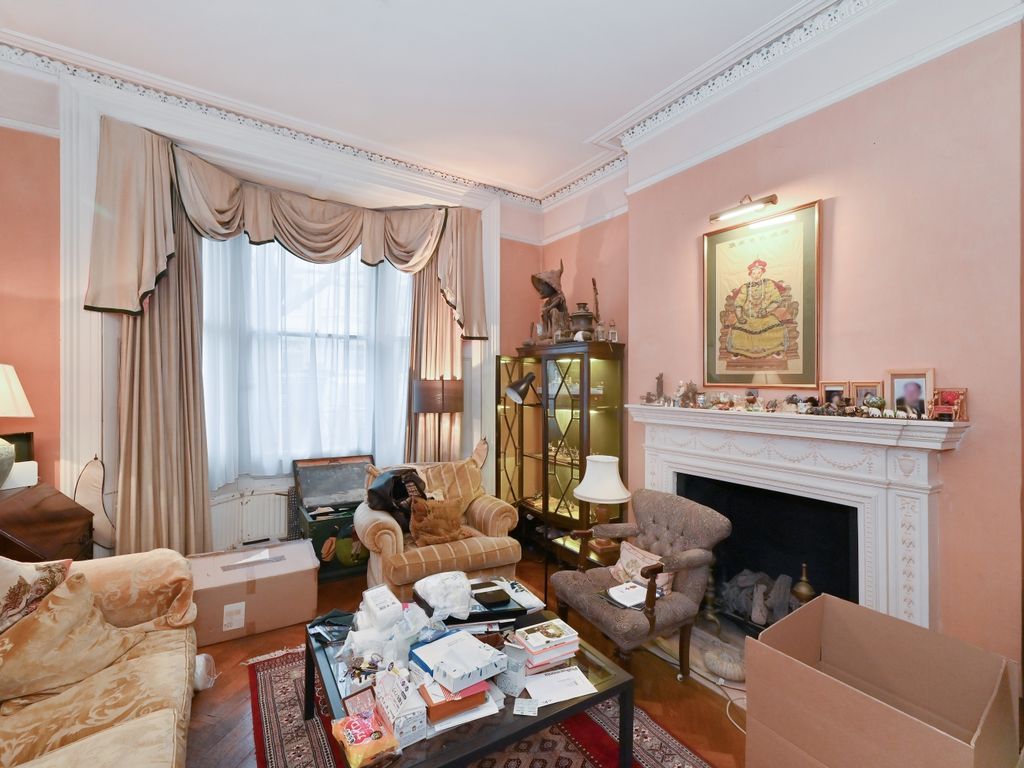 Berkeley Gardens, Kensington W8