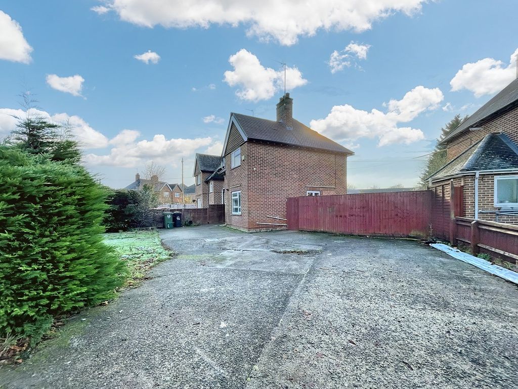 3 bed semidetached house for sale in Caldecott Road, Abingdon OX14, £