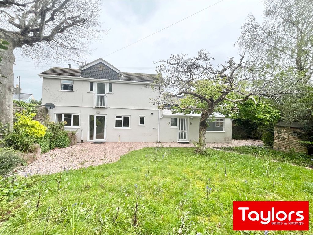 3 bed barn conversion for sale in Conway Road, Paignton TQ4, £325,000