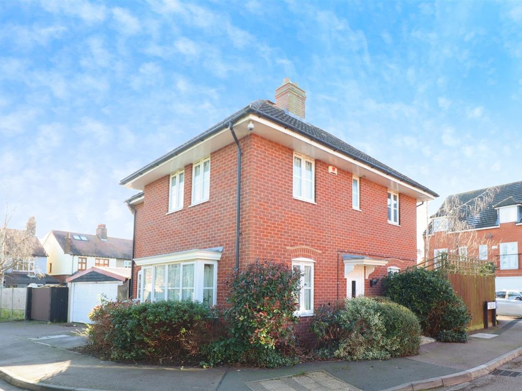 4 bed detached house for sale in Wilson Road, Rushden NN10, £325,000