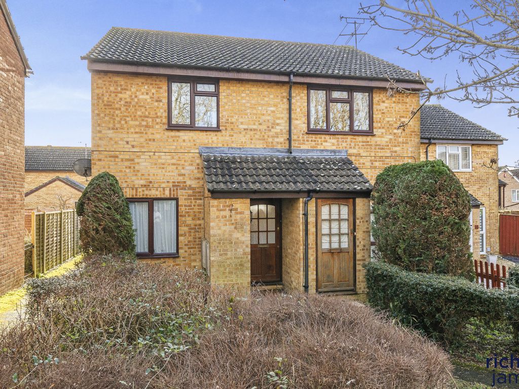 2 bed flat for sale in Farne Way, Royal Wootton Bassett SN4, £170,000 Zoopla