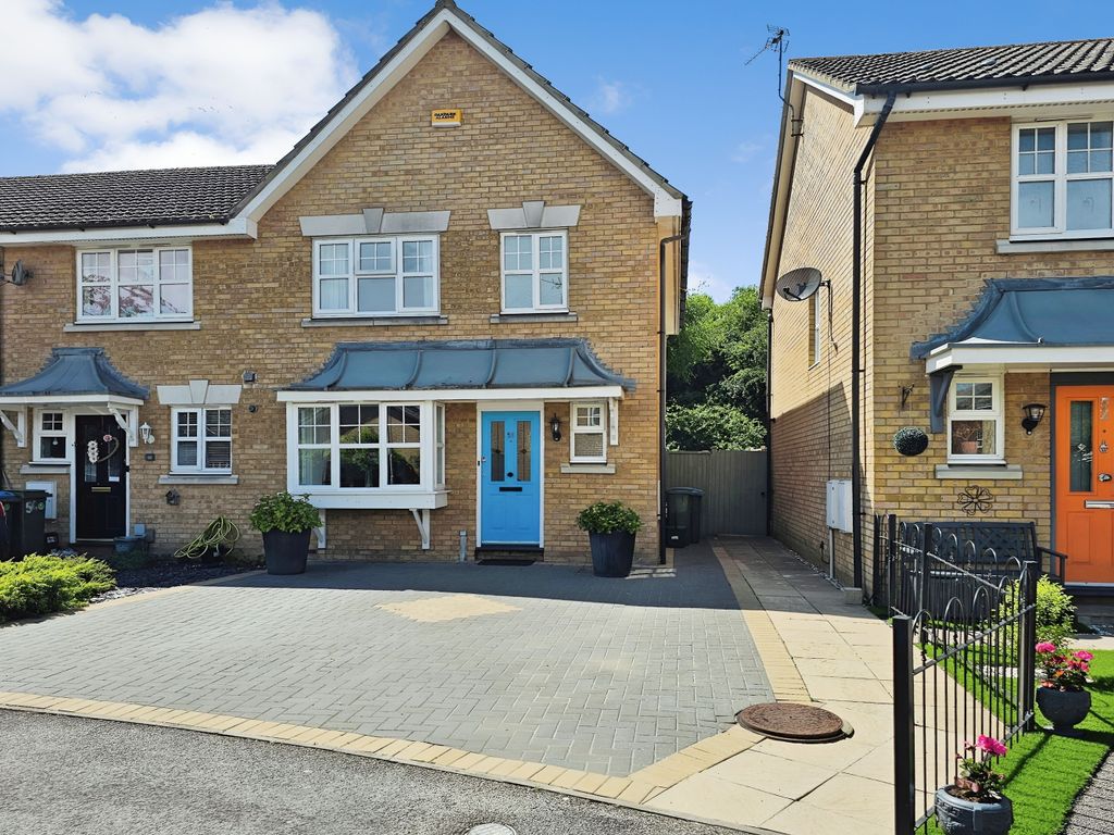 3 bed end terrace house for sale in Park Street Industrial Estate, Osier Way, Aylesbury HP20, £