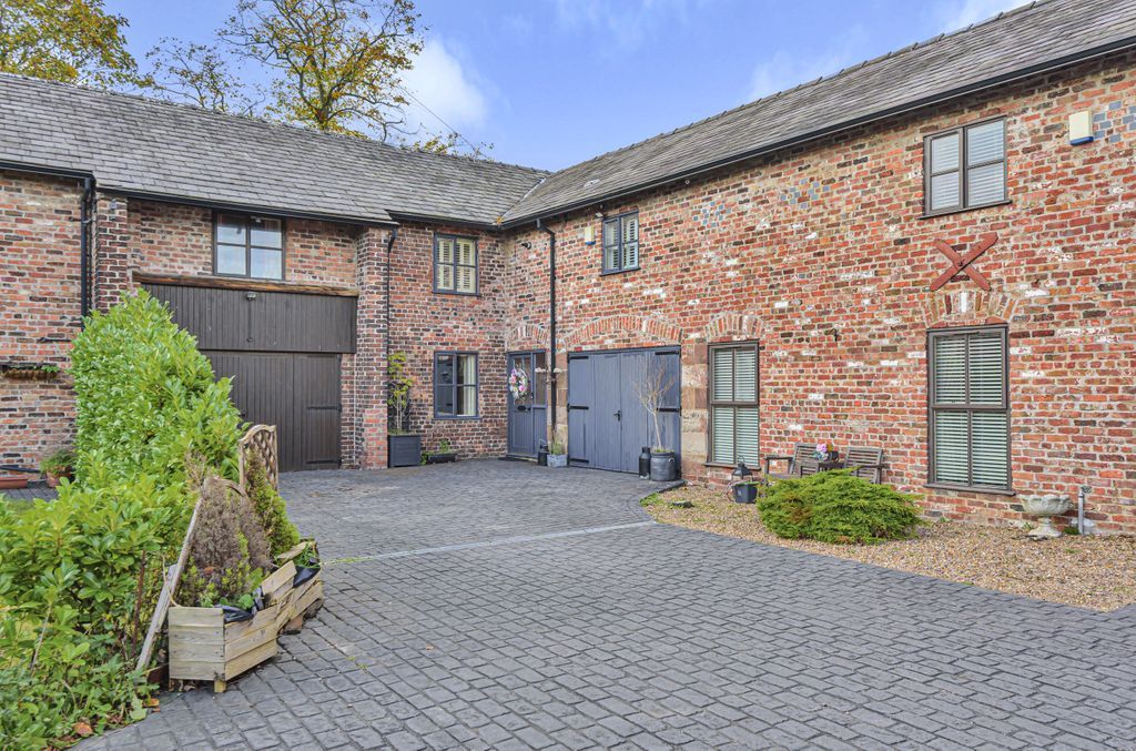 5 bed barn conversion for sale in Longton Lane, Rainhill, Prescot L35