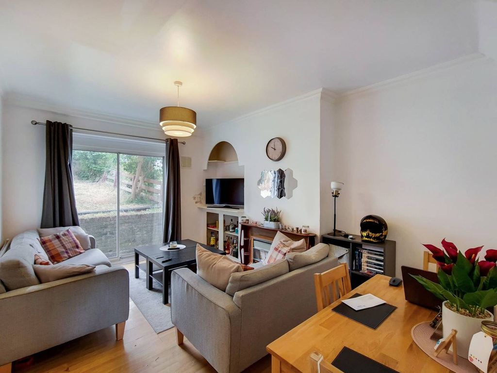 4 bed terraced house to rent in Northborough Road, Norbury, London SW16