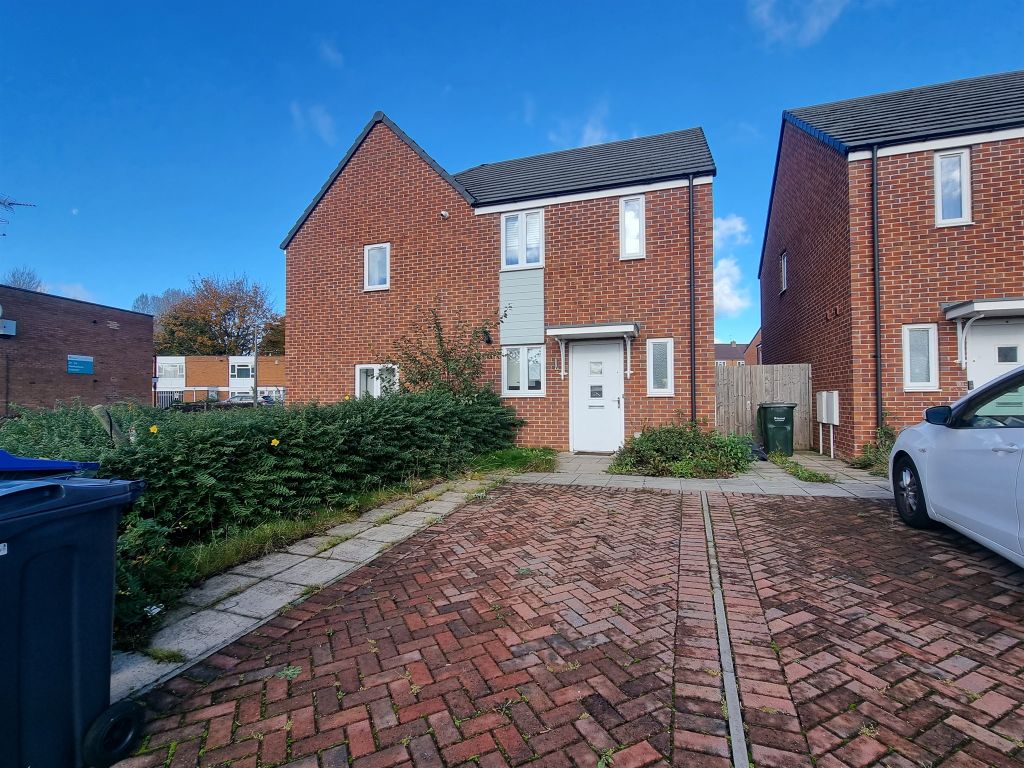 2 bed semidetached house for sale in Hawkestone Crescent, West
