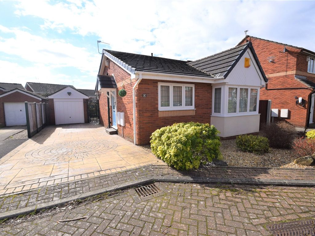 2 bed detached bungalow for sale in Clifton Avenue, Stanley, Wakefield