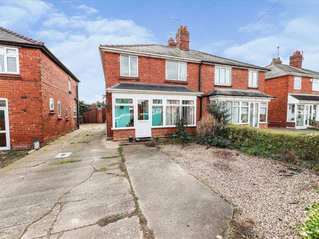 3 bed semidetached house for sale in Moorland Avenue, Lincoln LN6 Zoopla