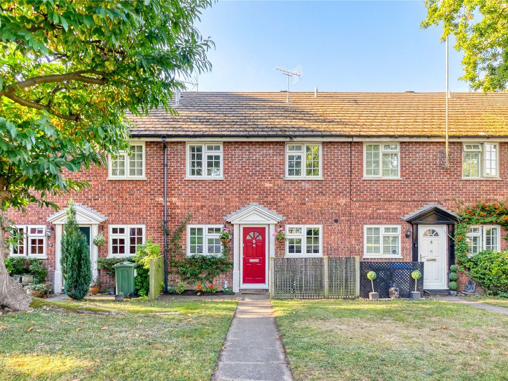 4 bed terraced house for sale in Furzebank, Sunninghill, Ascot