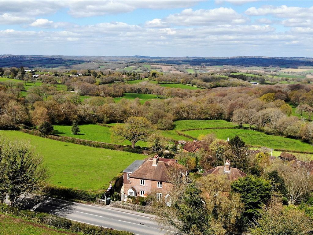 3 bed semidetached house for sale in Heathfield Road, Burwash Common