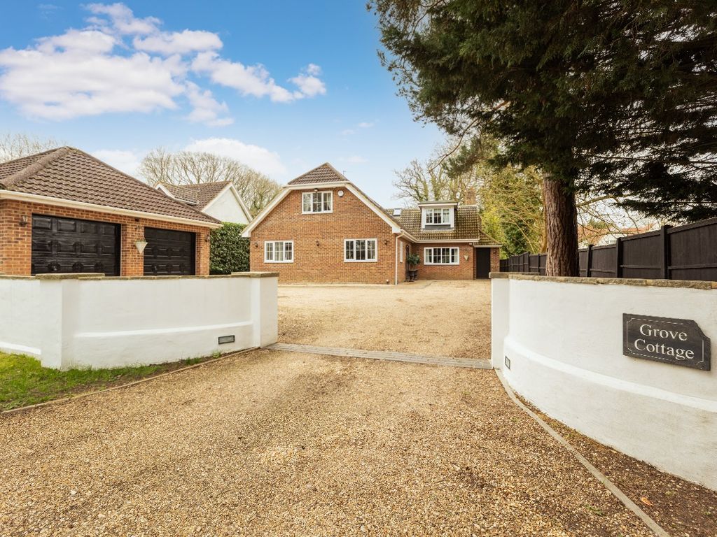 4 bed detached house for sale in Sandford Lane, Hurst, Reading RG10