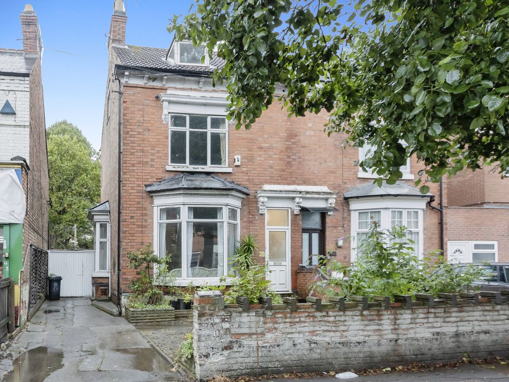 5 bed semidetached house for sale in Uppingham Road, Leicester