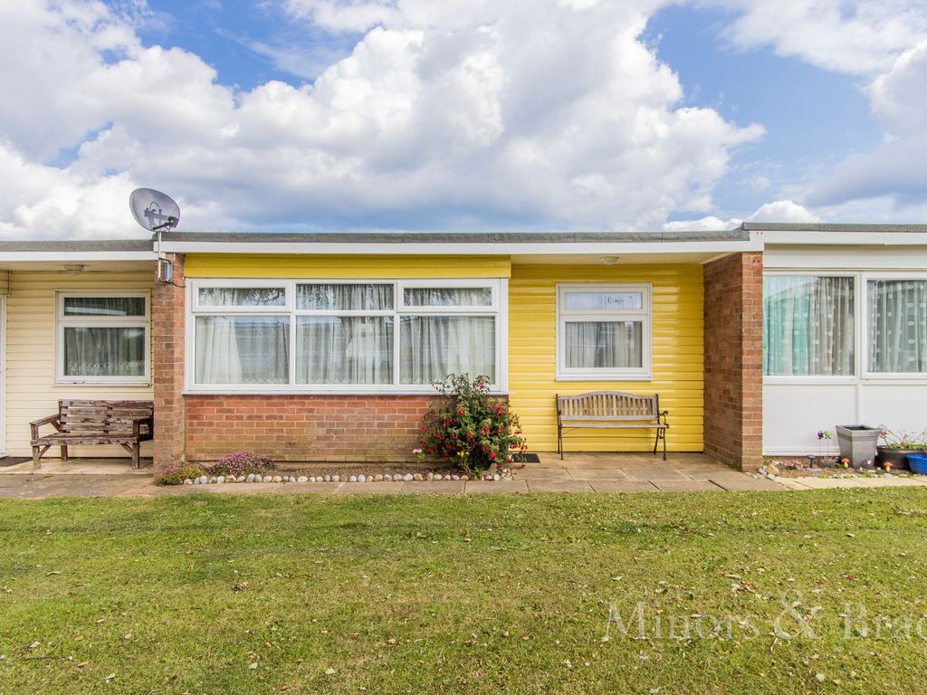 2 bed property for sale in Newport Road, Hemsby NR29, £25,000 Zoopla
