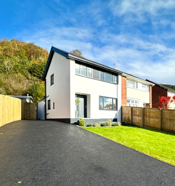 3 bed semidetached house for sale in Conway Drive, Cwmbach, Aberdare