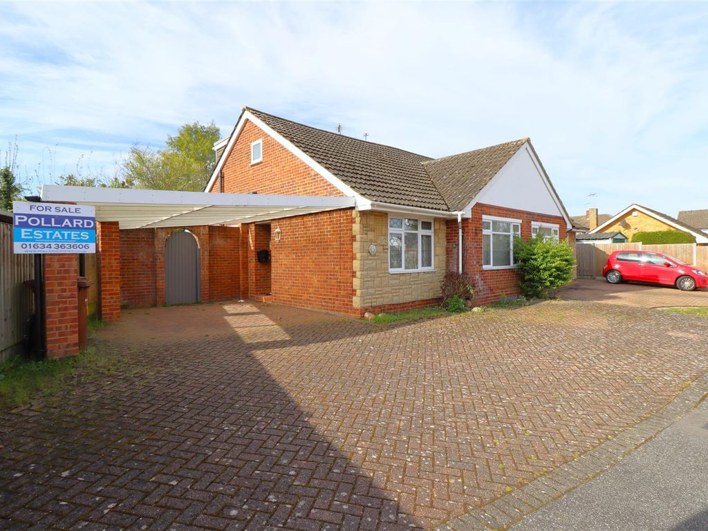 3 bed semidetached bungalow for sale in Norman Close, Hempstead