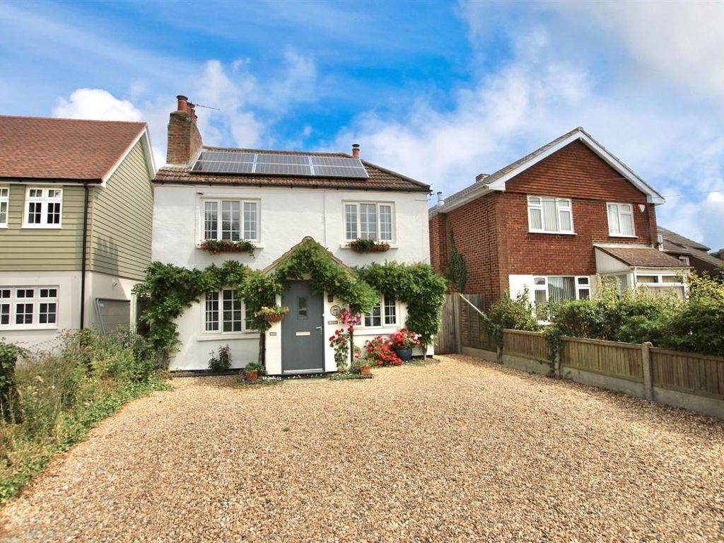 4 bed detached house for sale in Shalloak Road, Broad Oak, Canterbury