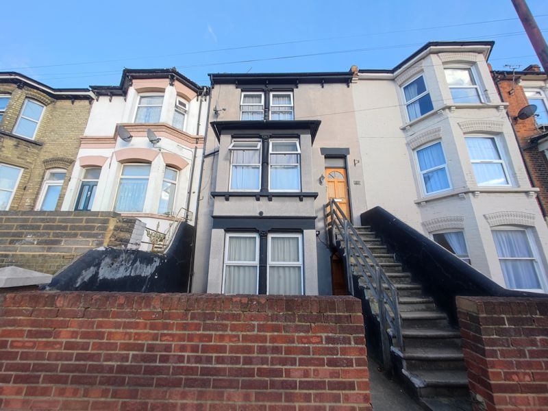 4 bed terraced house for sale in Luton Road, Chatham ME4, £300,000 Zoopla