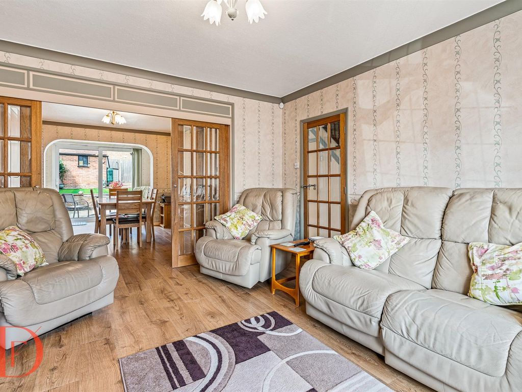 5 bed semidetached house for sale in Rous Road, Buckhurst Hill IG9