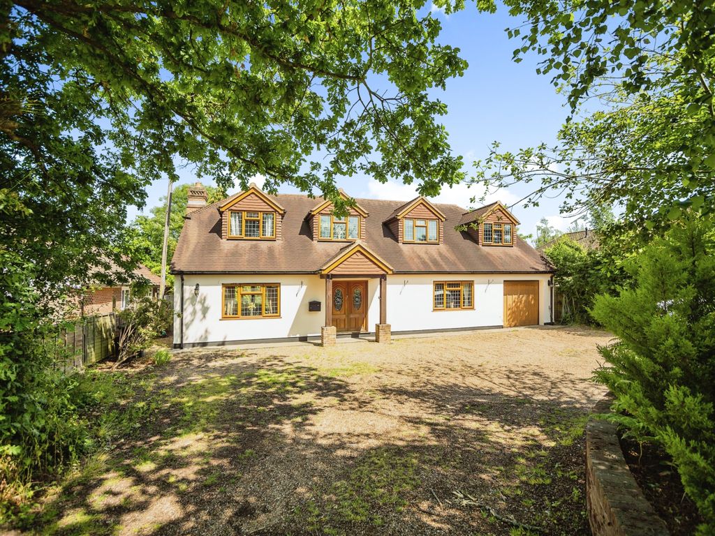 5 bed detached house for sale in Whitepost Lane, Meopham DA13, £900,000