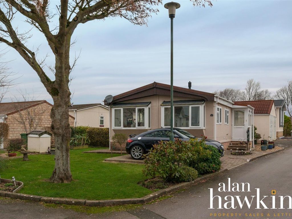 2 bed mobile/park home for sale in Lillybrook Estate, Lyneham