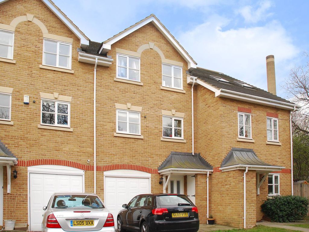 4 bed end terrace house for sale in Chelsea Gardens, West Ealing, London W13, £1,050,000 Zoopla