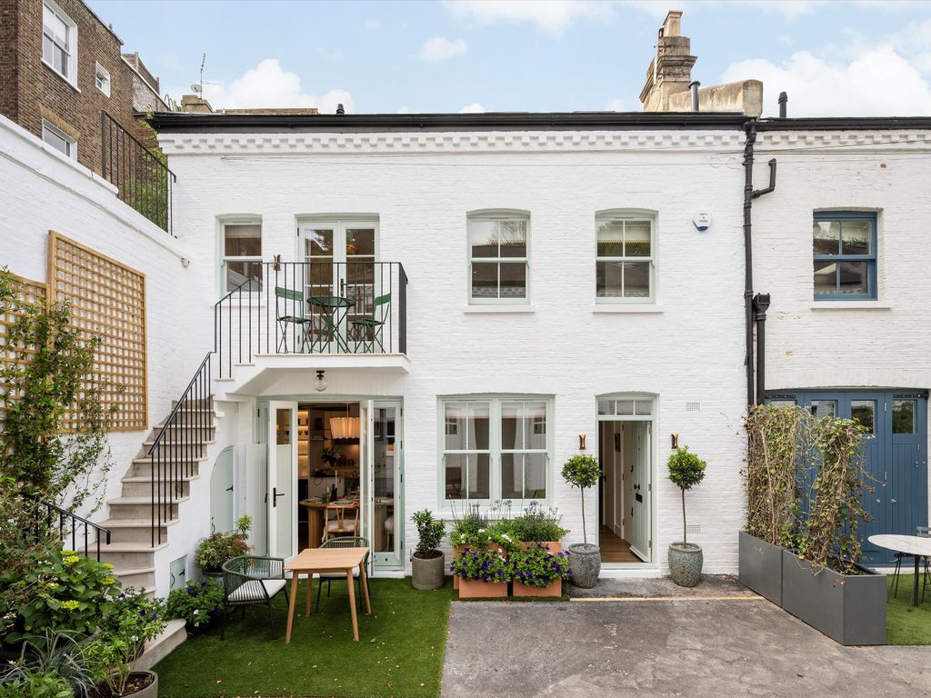 3 bed terraced house for sale in Codrington Mews, London W11., £