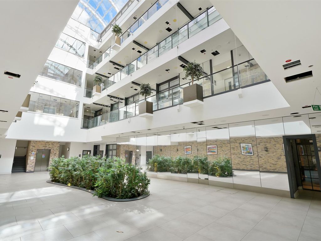 1 bed flat to rent in Carlow Street, Camden Town NW1, £2,000 pcm Zoopla
