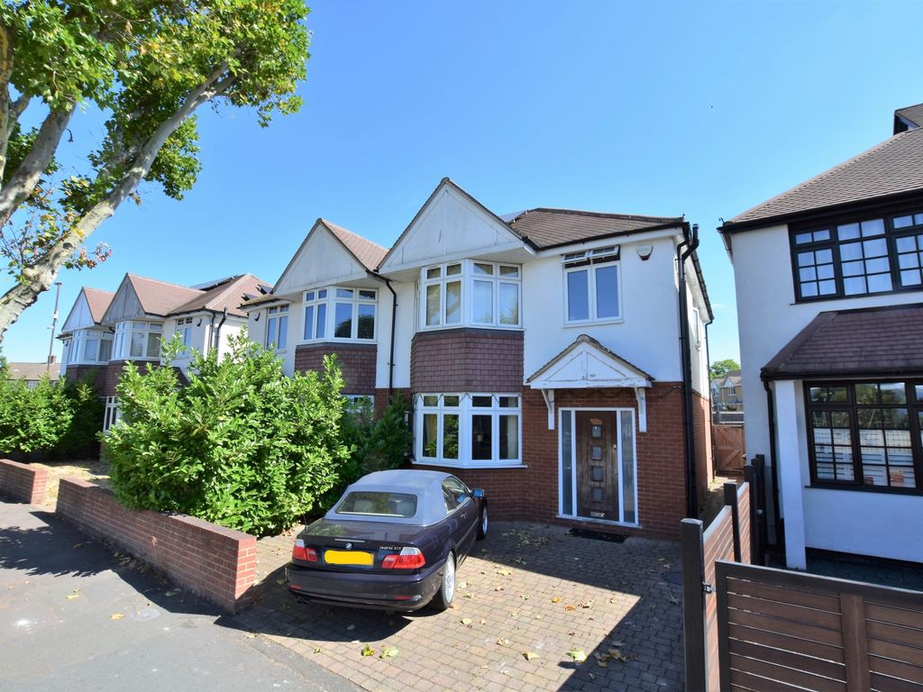 3 bed terraced house to rent in Kidbrooke Park Road, Kidbrooke SE3 Zoopla