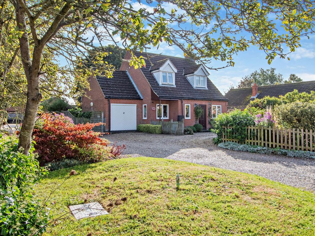 3 bed detached house for sale in The Green, Stalham, Norwich, Norfolk