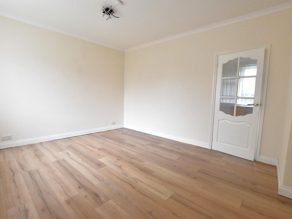 3 bed semidetached house for sale in Pinchbeck Avenue, Scunthorpe DN16