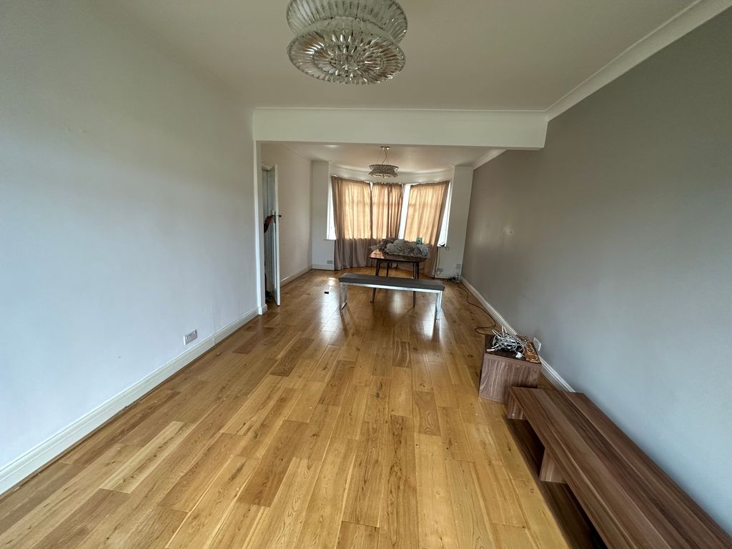 4 bed semidetached house to rent in Torrington Road, Ruislip HA4, £