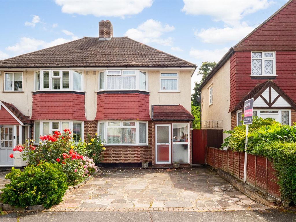 3 bed semidetached house for sale in Sherborne Road, North Cheam