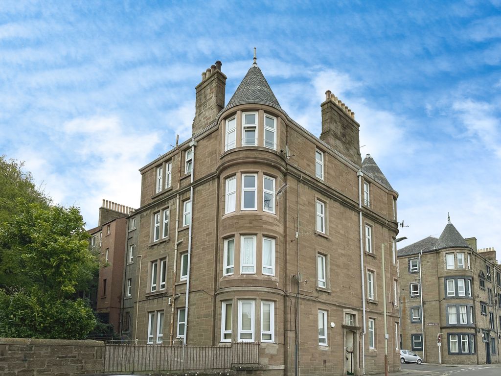 2 bed flat for sale in West Lyon Street, Dundee DD4, £78,000 Zoopla