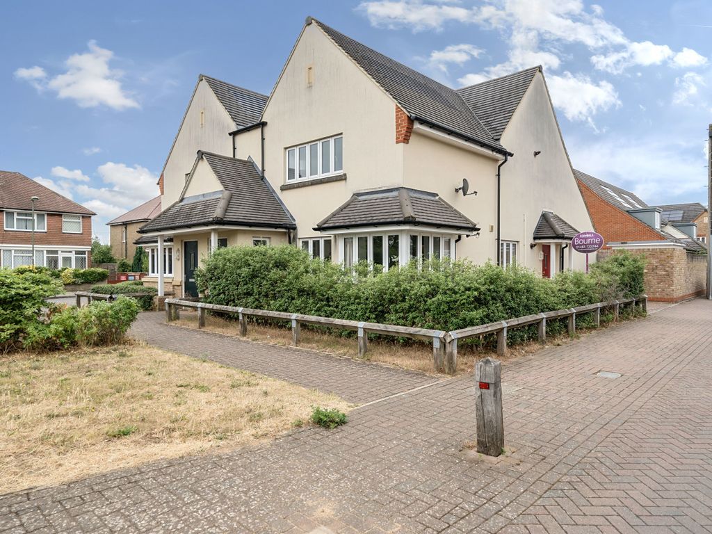 2 bed for sale in Rydens Way, Old Woking, Woking, Surrey