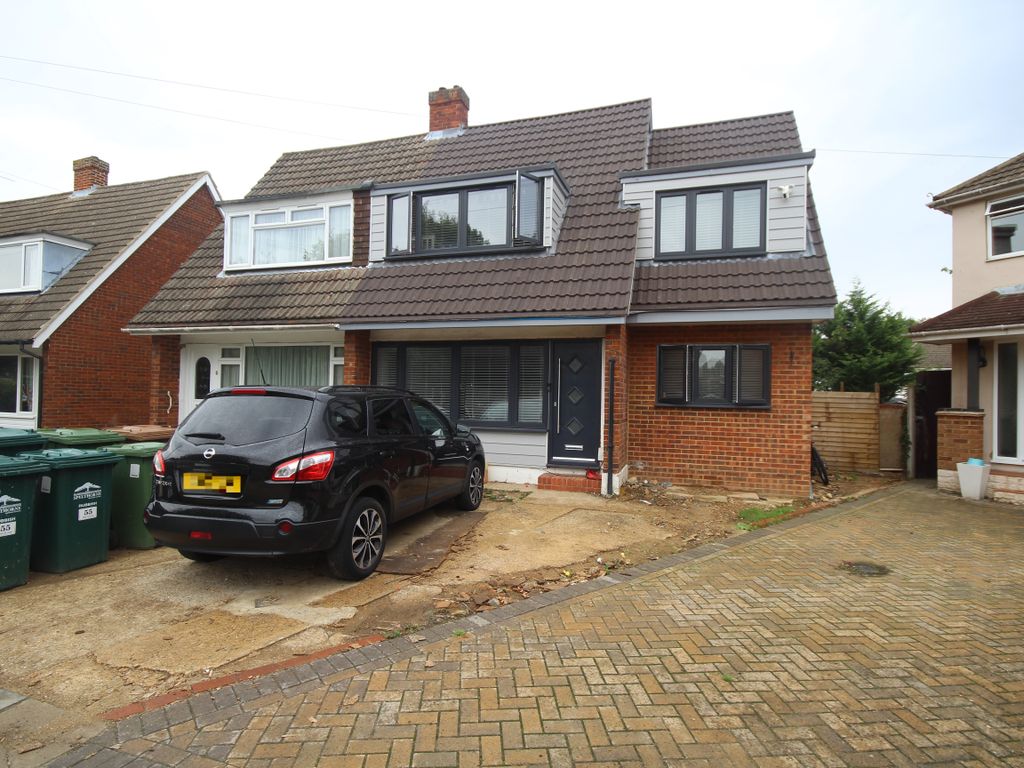 5 bed semidetached house for sale in The Glade, StainesUponThames
