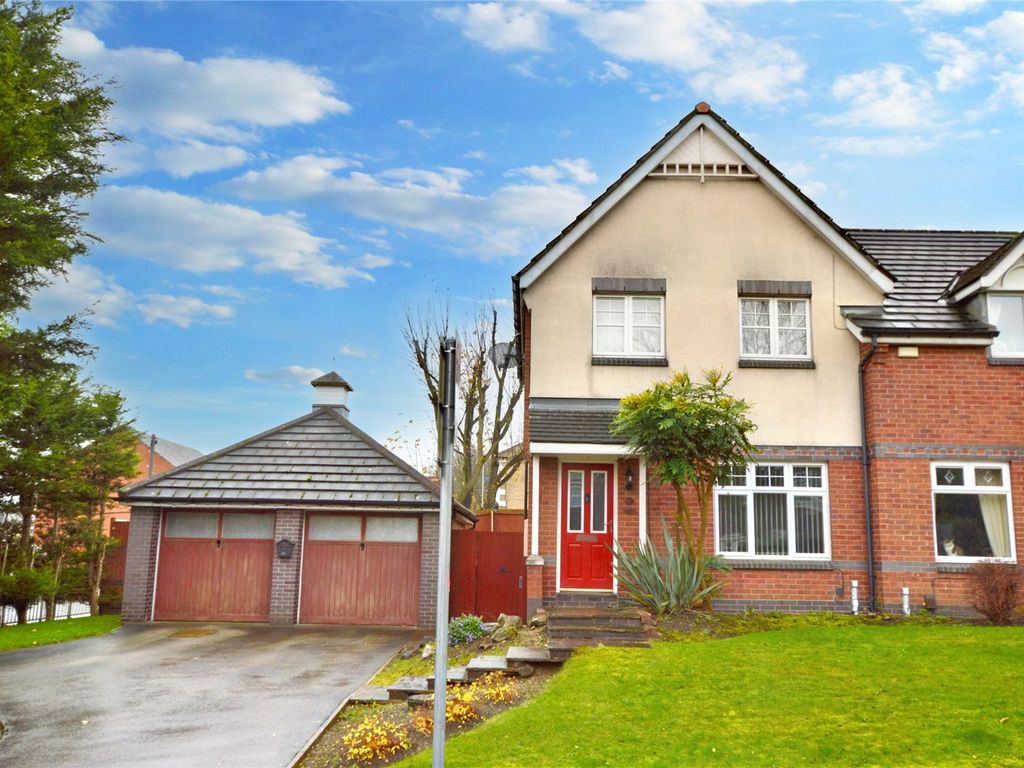 3 bed semidetached house for sale in Mclaren Fields, Bramley, Leeds