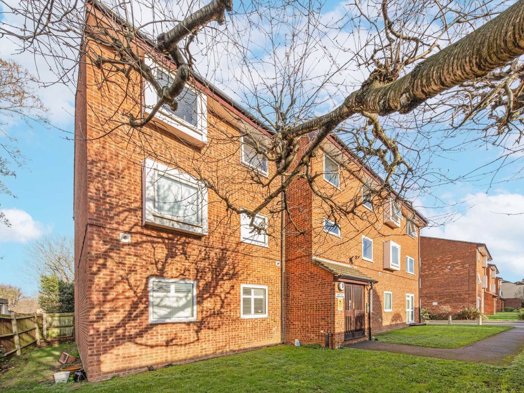 Henfield Road, London SW19  