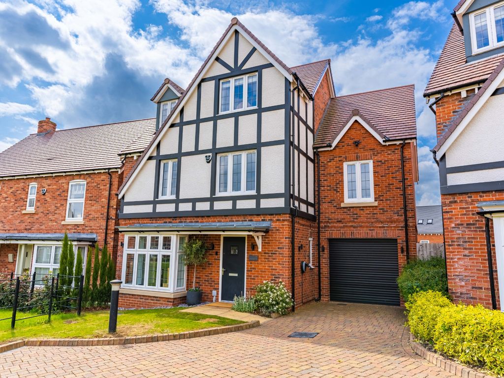 4 bed detached house for sale in Jinx Close, Hagley, Stourbridge DY9