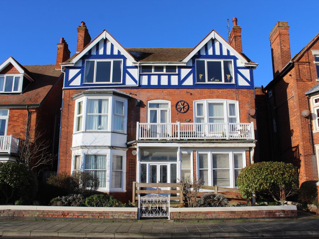 2 bed penthouse for sale in South Parade, Skegness PE25 Zoopla