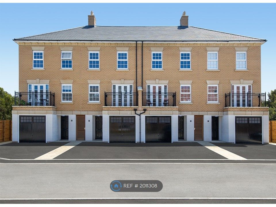 4 bed terraced house to rent in Salmons Yard, Newport Pagnell MK16, £