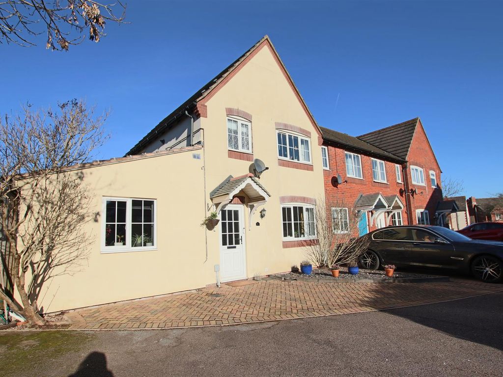3 bed end terrace house for sale in Lords Way, Exeter EX2, £350,000