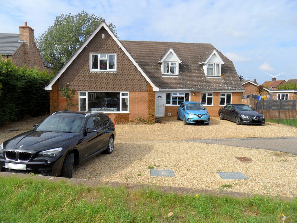 7 bed detached house for sale in Station Road, Tydd Gote, Wisbech