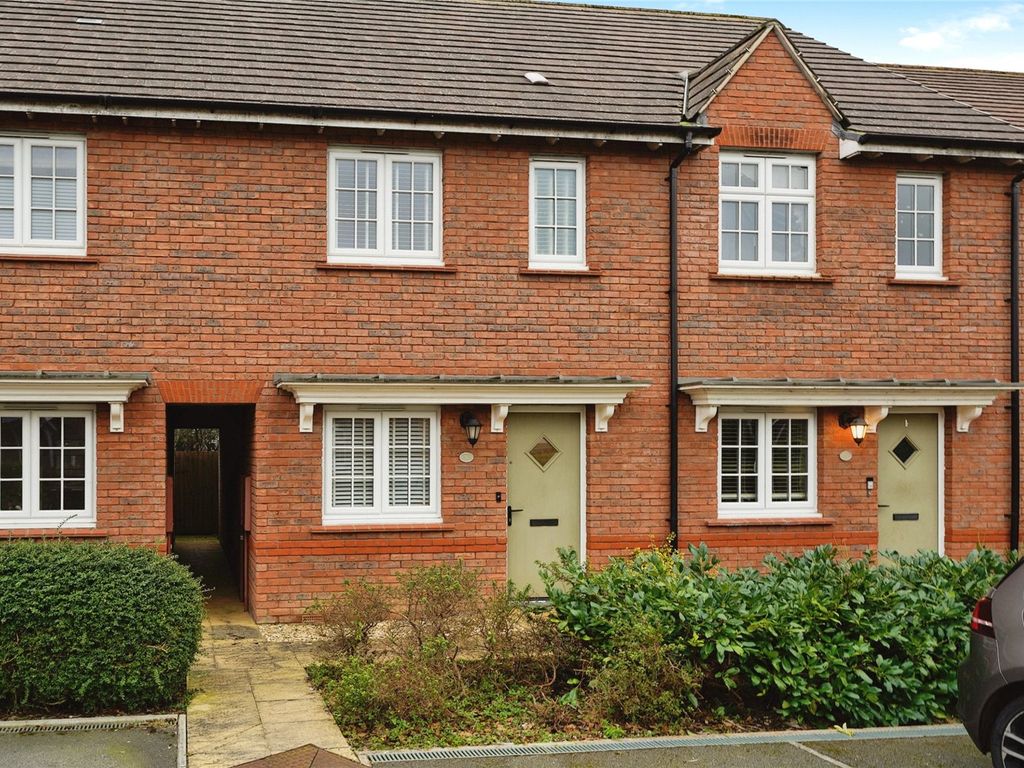3 bed terraced house for sale in Purton Close, Hardwicke, Gloucester