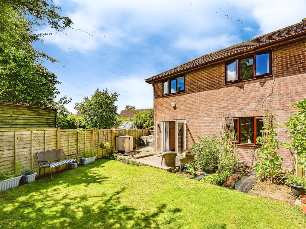 2 bed terraced house for sale in bers Court, Trowbridge BA14, £