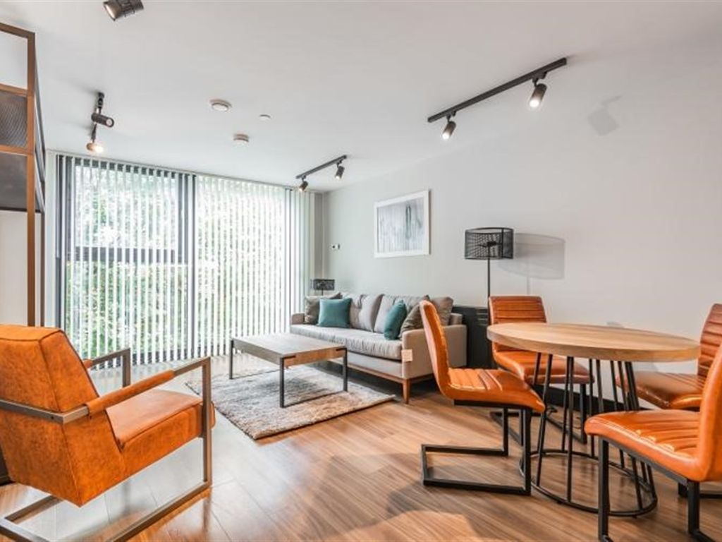 2 bed flat to rent in Tower Bridge Road, Southwark SE1, £3,750 pcm Zoopla