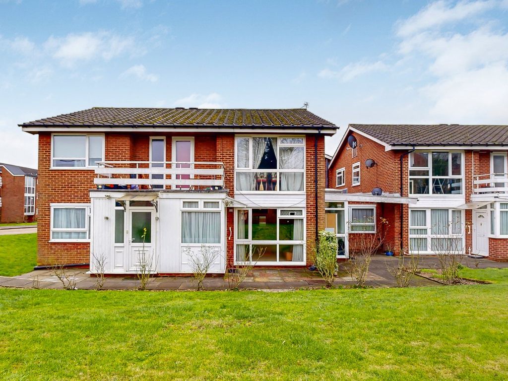 2 bed flat for sale in Hardwick Close, Stanmore HA7, £450,000 Zoopla