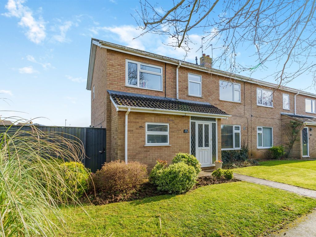 4 bed semidetached house for sale in Arran Road, Stamford PE9, £