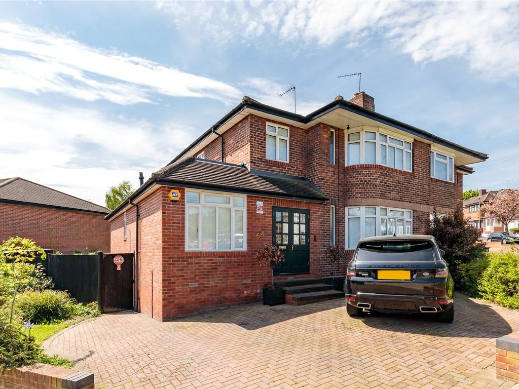 4 bed semidetached house for sale in Raleigh Drive, Whetstone, London